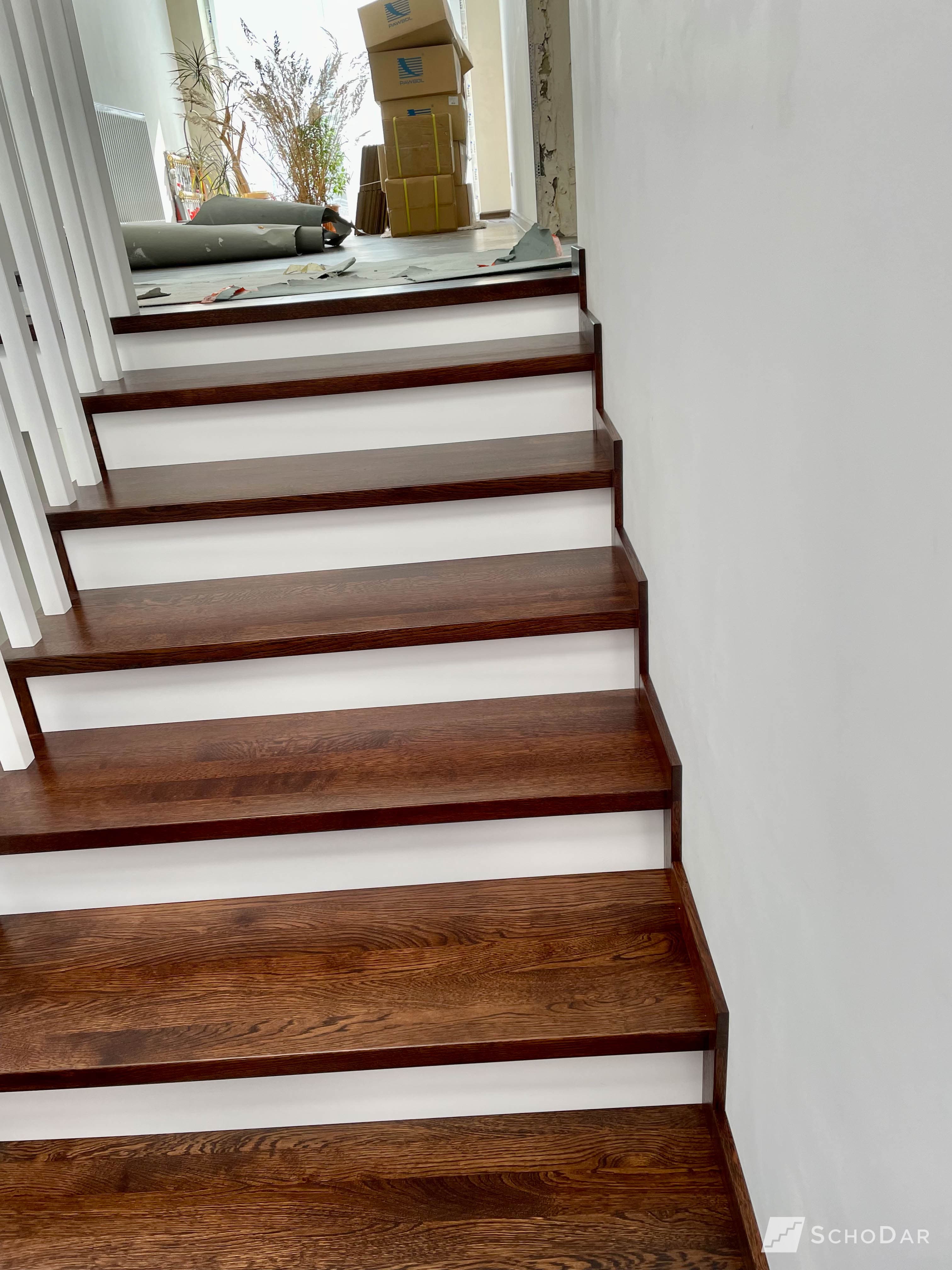 Zdjęcie 10 z realizacji Schody z drewnianą balustradą w powiększeniu